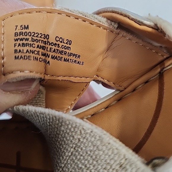 Born Alli Leather/Fabric Stretch Sandal Gold Metallic Women's 7.5M - Picture 5 of 7